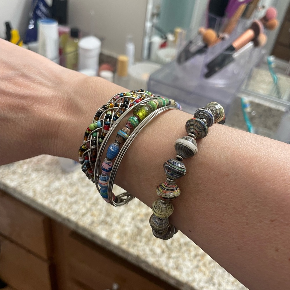 Elegant Multicolor Beaded Bracelet Set - Picture 3 of 3